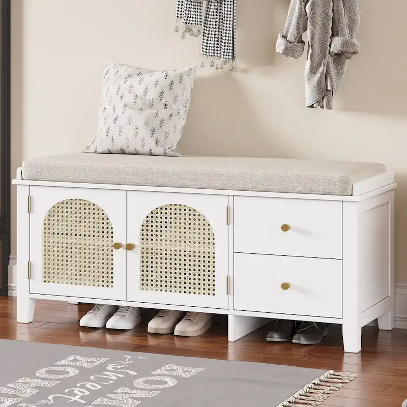 Banc à chaussures d'entrée avec portes en rotin, coussin et tiroirs de rangement