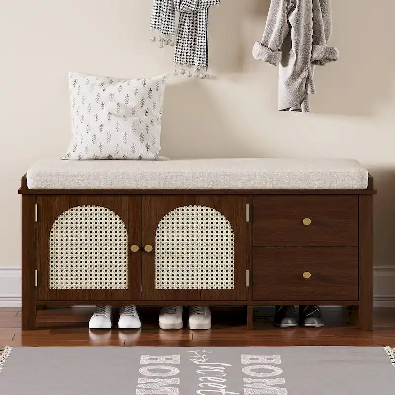 Banc à chaussures d'entrée avec portes en rotin, coussin et tiroirs de rangement